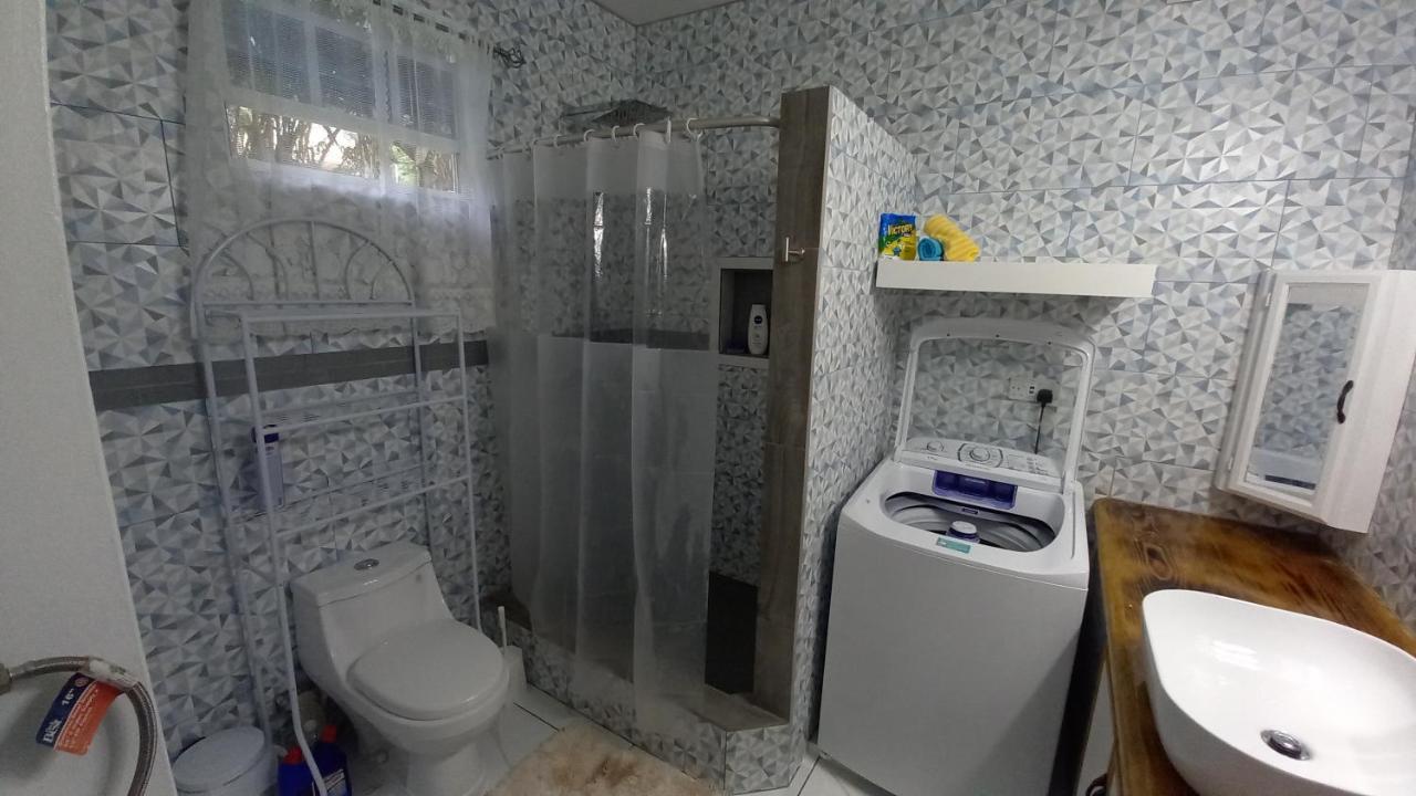 Апартаменты Cozy Vacation Retreat With Free Parking Розо Экстерьер фото